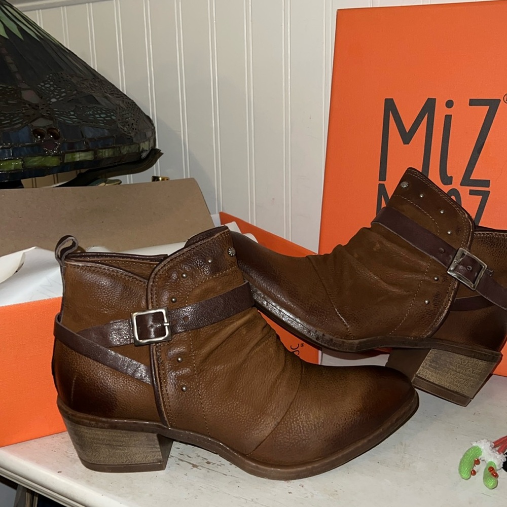 NWT Miz Mooz karima leather booties size 40/9